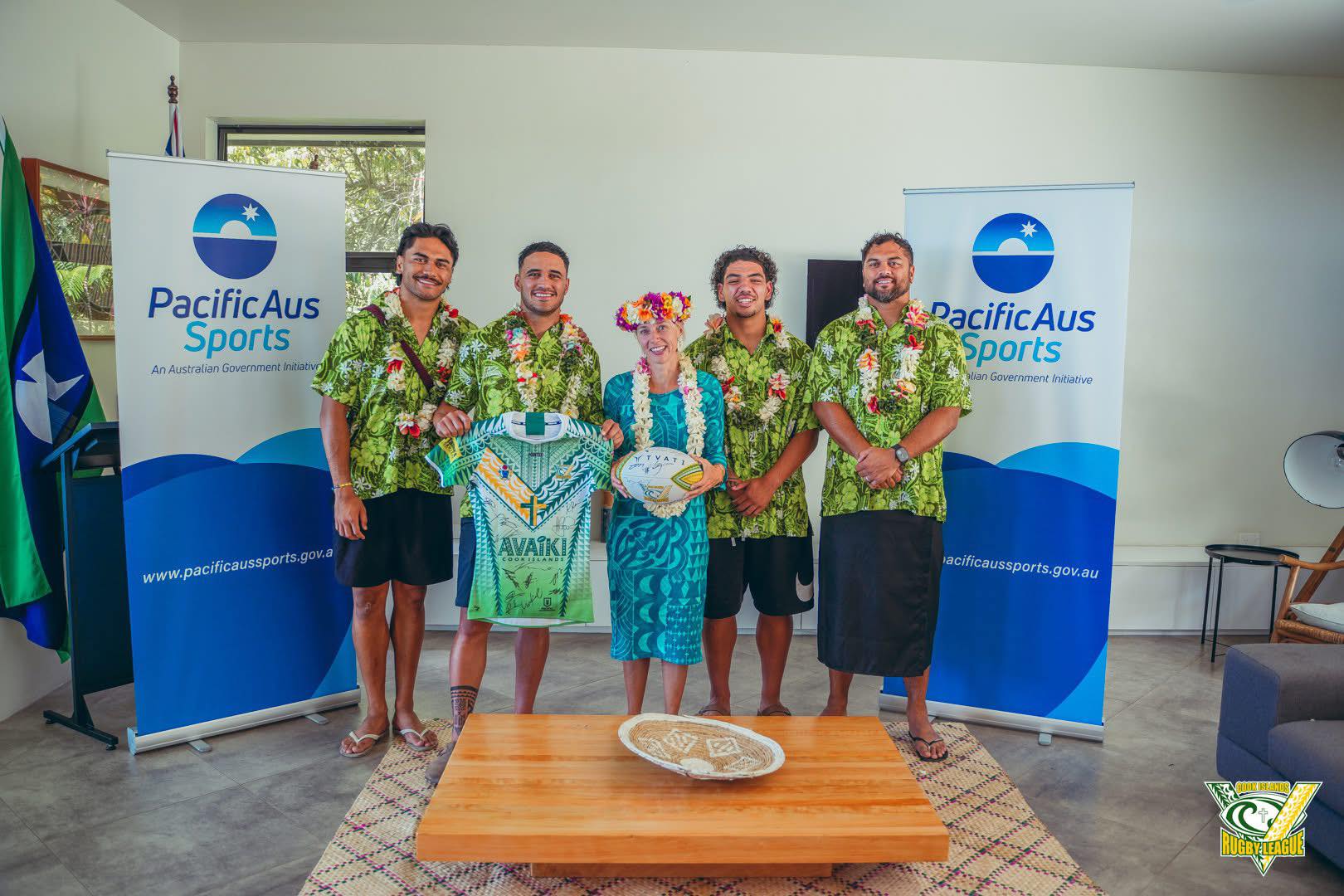 Australian High Commissioner to Cook Islands Susannah Hodson with Brendan Piakura, Val Holmes, Glassie Glassie and Karmichael Hunt, who have all represented Australia at Test or Schoolboys level